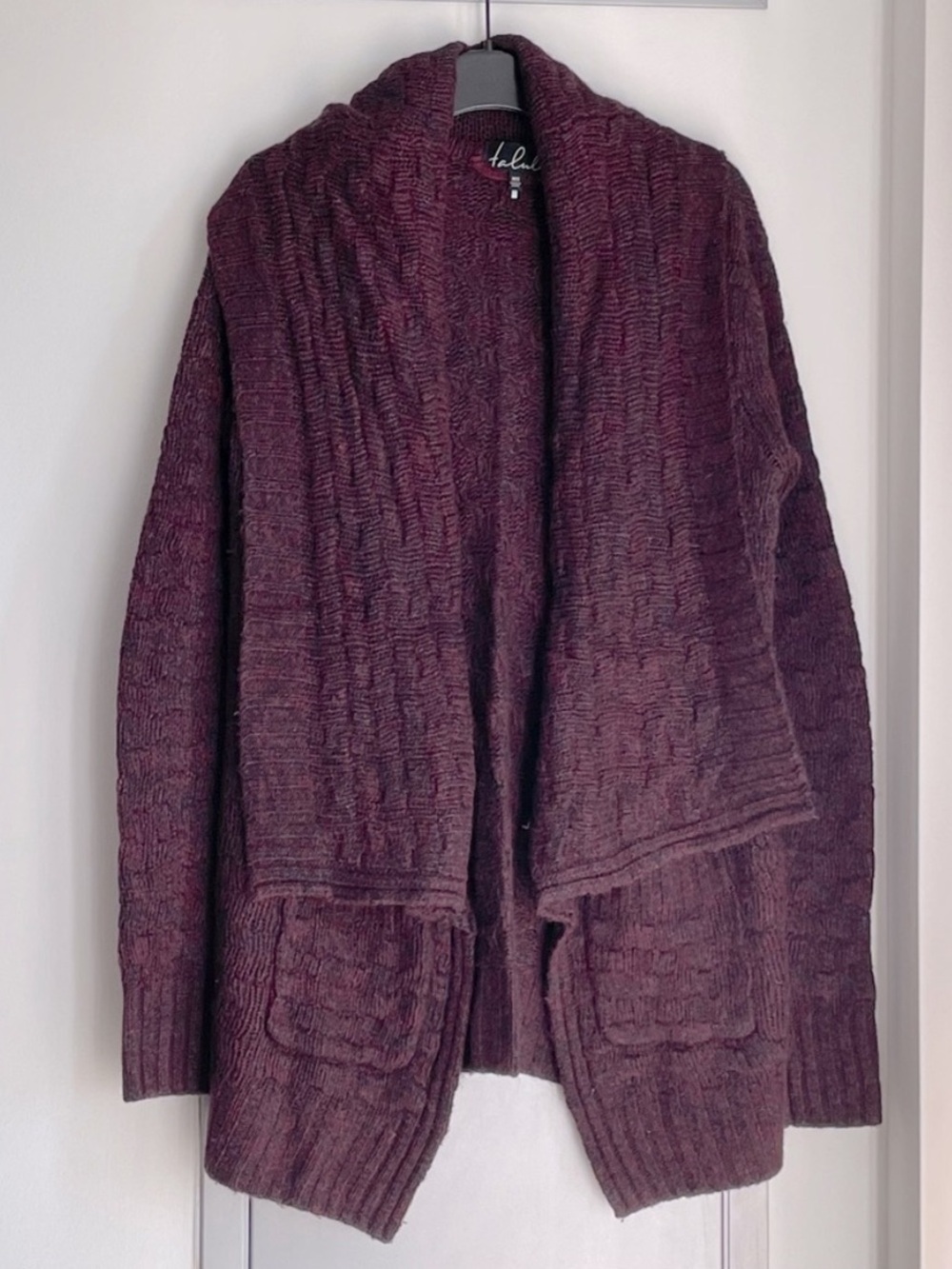 ARITZIA TALULA Lambswool and Cashmere Blend Burgandy Cardigan
